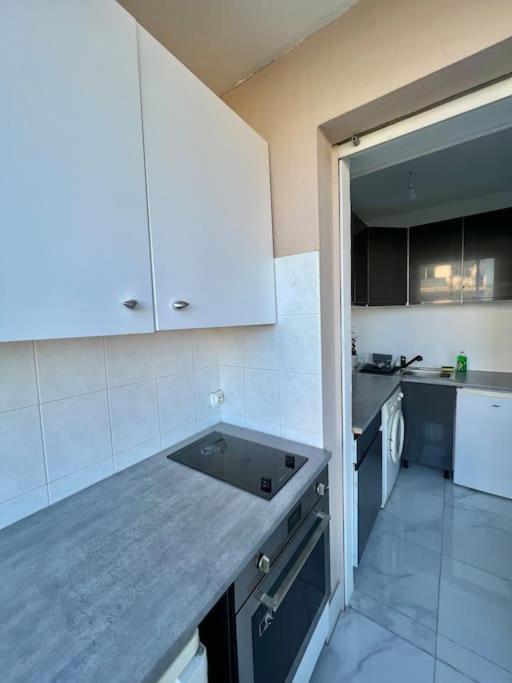 Studio 4 Couchages A 12 Min De La Plage A Pied Avec Wifi, Le Parking Est En Option Antibes Extérieur photo